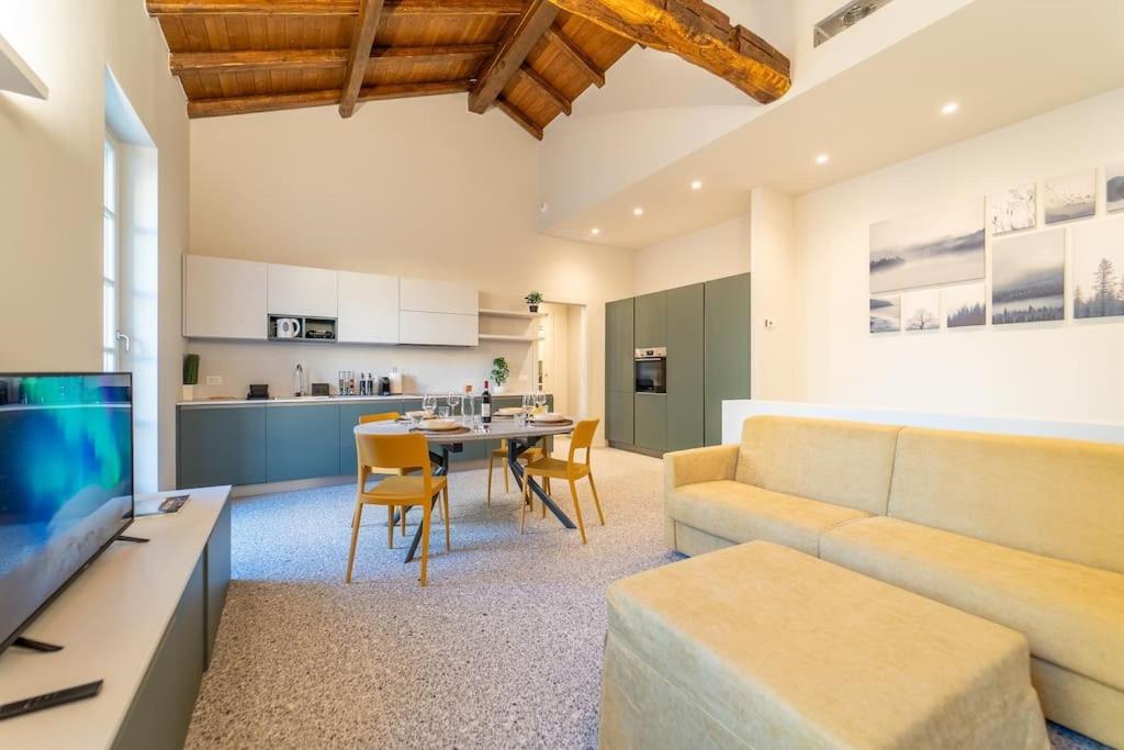 شقة Elegante Loft A 200 A Metri Dal Duomo كومو المظهر الخارجي الصورة
