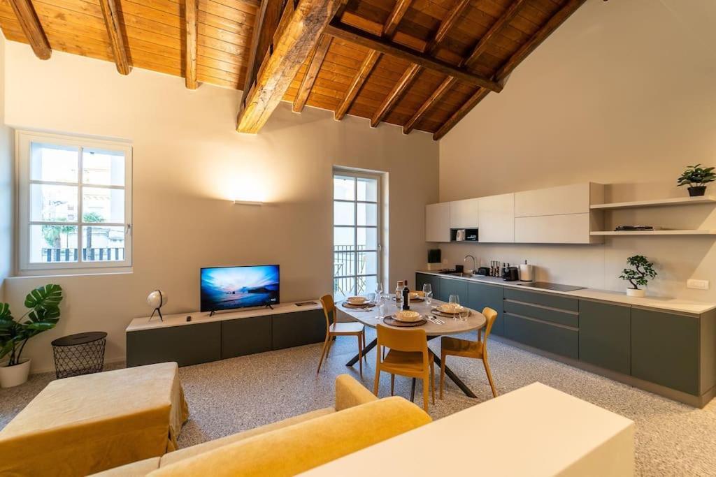 شقة Elegante Loft A 200 A Metri Dal Duomo كومو المظهر الخارجي الصورة
